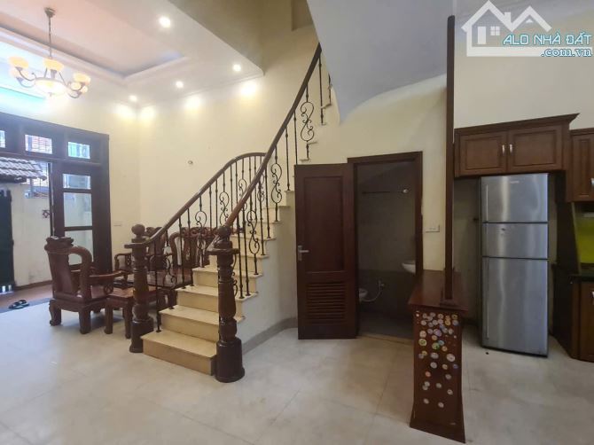 Cho thuê nhà nguyên căn 3 tầng,60m², ngõ 212 Phú Mỹ, gần Bến xe Mỹ Đình