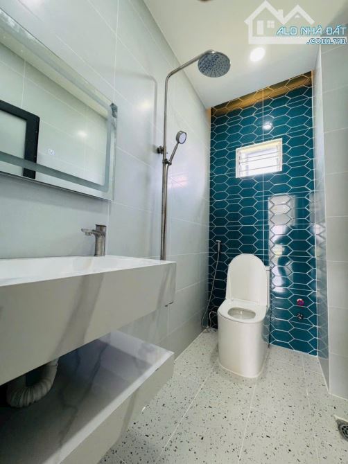 Bán Nhà Mới 100% MT Xuân Thới Thượng 20 Bà Điểm - 5x24m- Full Nội Thất - Sân Ô Tô- 5ty6 TL