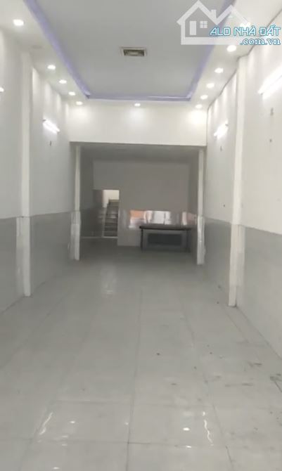 Bán nhà mặt tiền Bùi Công Trừng