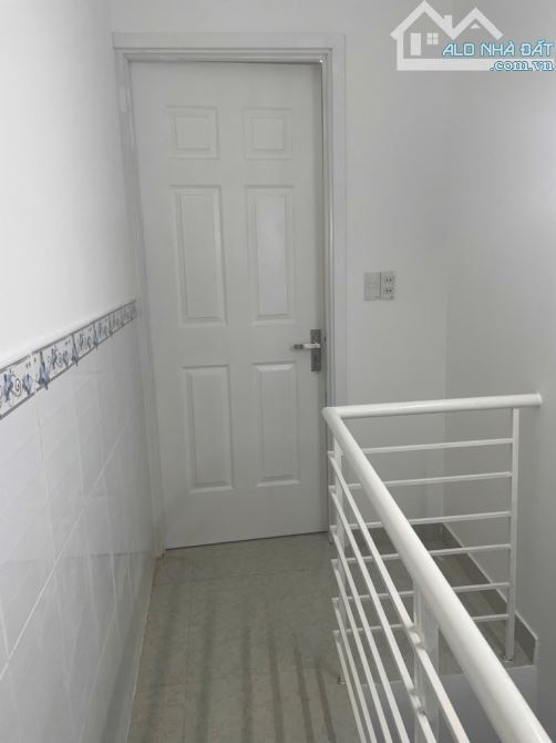 1 tỷ 950 - nhà SHR cách HXH 10m 2 lầu trục Phan Huy Ích đông dân cư - 4
