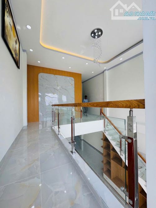 Bán Nhà Mới 100% MT Xuân Thới Thượng 20 Bà Điểm - 5x24m- Full Nội Thất - Sân Ô Tô- 5ty6 TL - 6