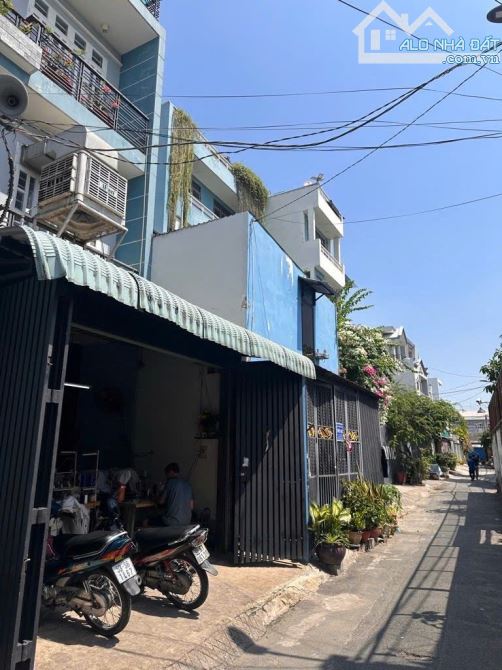 NHÀ BÁN HẺM XE HƠI PHAN VĂN HỚN, P ĐÔNG HƯNG THUẬN  - 124m2