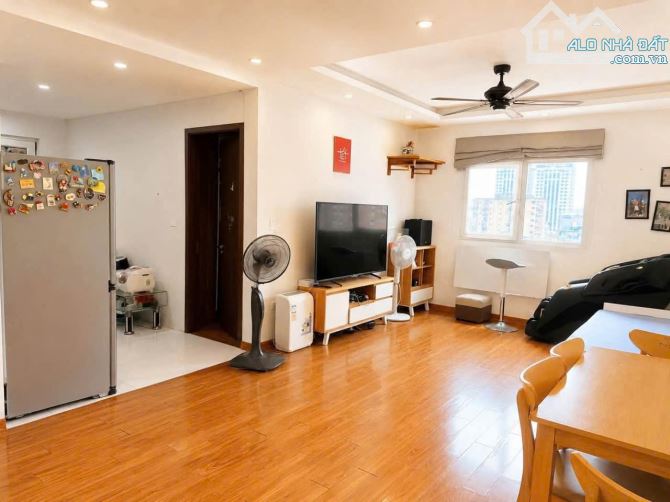 Cho thuê căn hộ 2PN 2WC toà CT2B khu đô thị mới Nghĩa Đô