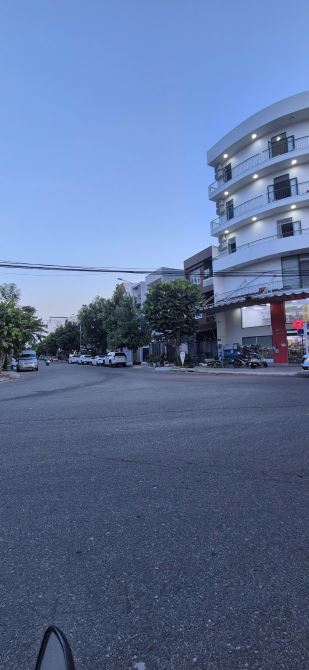Bán đất tặng nhà 110m2, MT Đoàn Khuê - Trục đẹp và đắt giá khu Nam Việt Á,Cho thuê 20tr/th
