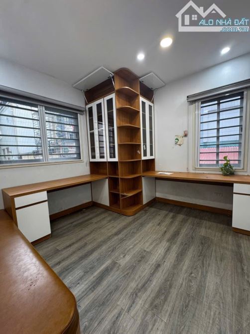 BÁN NHÀ LÔ GÓC 48M 6 TẦNG THANG MÁY MỚI ĐẸP DÂN XÂY BẮC TỪ LIÊM CHỈ 9.8 TỶ SỔ A4 NỞ HẬU. 3