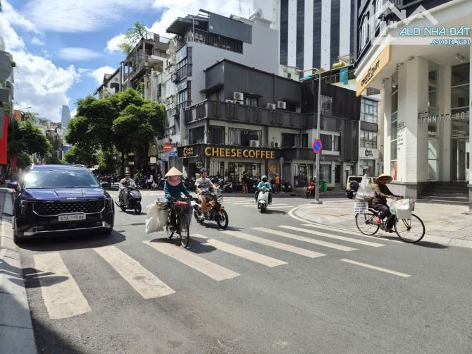 23.5 TỶ SỞ HỮU NHÀ ĐẸP 4 TẦNG MẶT TIỀN KINH DOANH QUẬN 1 - 1