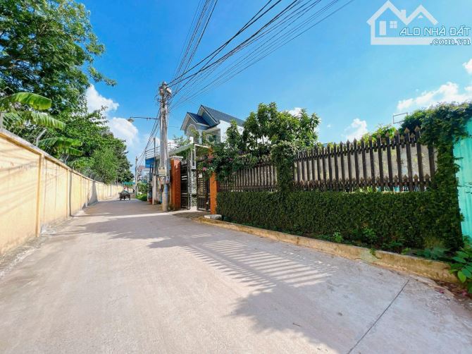 HN017 ( D029 Mã SP )  Bán lô đất biệt thự góc 2 Mt 451 m2 cực đẹp ngay khu KDC QĐ 4 P.Tân - 2