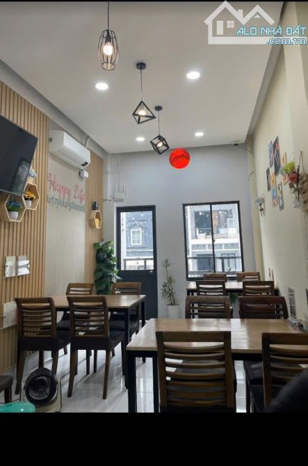23.5 TỶ SỞ HỮU NHÀ ĐẸP 4 TẦNG MẶT TIỀN KINH DOANH QUẬN 1 - 3