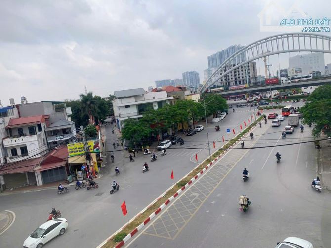 Cho thuê tầng 1 nhà mặt đường Hồ Sen (gần Tô Hiệu) - 78m2 - ngang 6m - độc lập - 2
