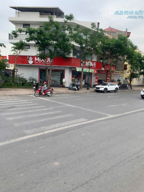 Cho thuê tầng 1 nhà mặt đường Hồ Sen (gần Tô Hiệu) - 78m2 - ngang 6m - độc lập - 3