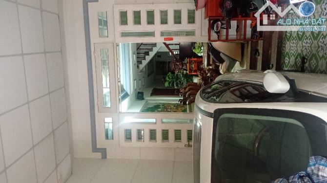 CHỈ 6,8 TỶ 120 M2 – 4 TẦNG – HẺM 6 M THÔNG , SÁT ĐƯỜNG LÊ VĂN KHƯƠNG QUẬN12