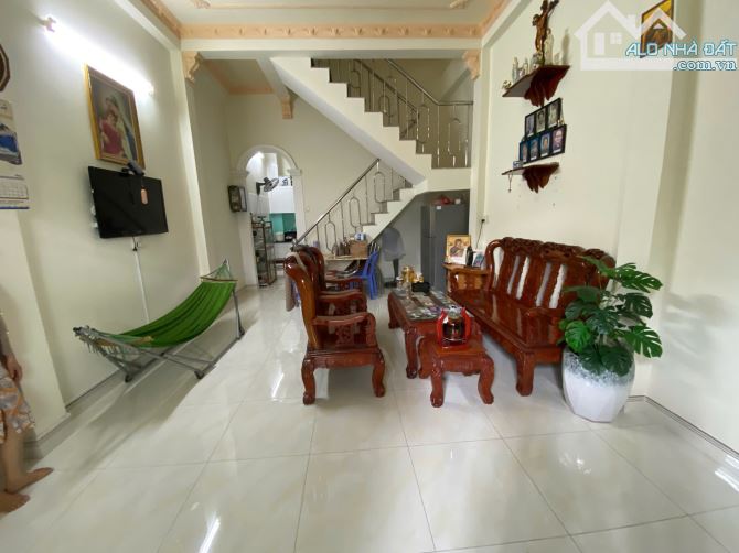 BÁN NHÀ 1 TRỆT 2 LẦU TRUNG TÂM VŨNG TÀU, HƯỚNG ĐÔNG NAM MÁT MẺ KHU VỰC KINH DOANH
