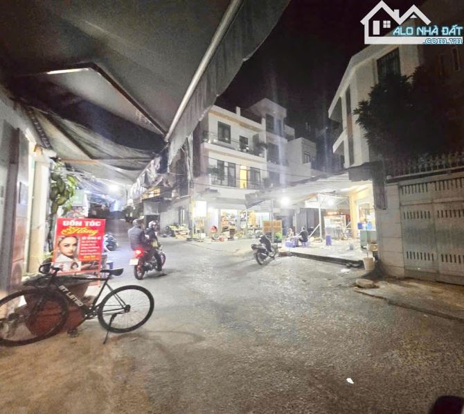 BÁN NHÀ PHỐ ĐƯỜNG LÊ LỢI, VỊ TRÍ VÀNG TRUNG TÂM VŨNG TÀU, NGAY CHÂN NÚI VI