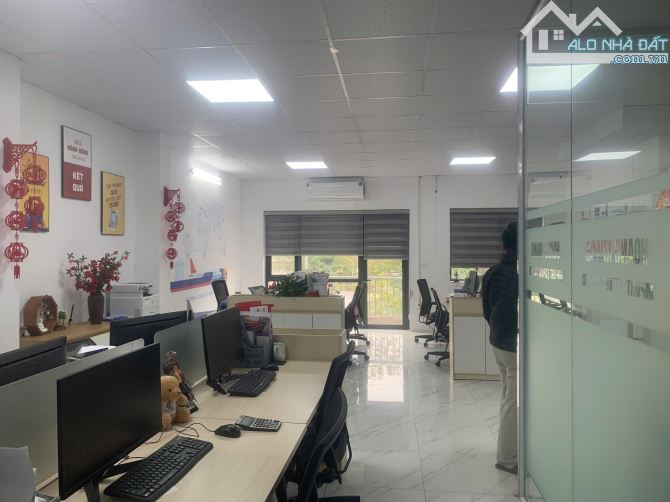 Cho thuê nhà ở Xuân Phương Tasco, oto tải đỗ tránh, 90m2x3T, thông sàn