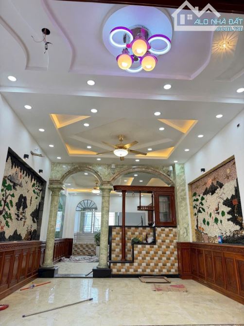 Bán nhà MT Nguyễn ảnh thủ Trung Mỹ Tây 4,5x35m giá chỉ 13 tỷ 6