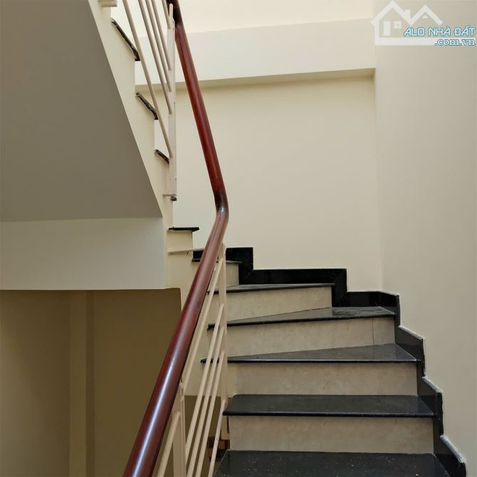 hẻm xe hơi phan xích long - 7,5x8m - 4 tầng - nhà mới - 4 phòng ngủ - 10,5 tỷ