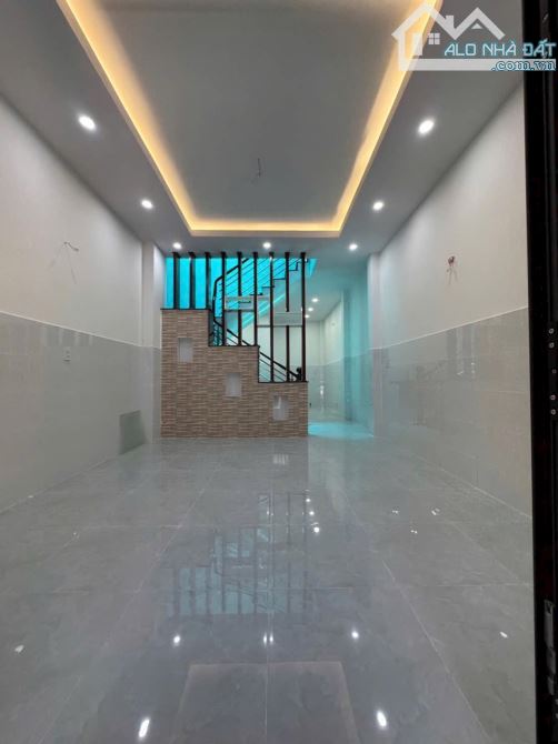 NHÀ MỚI 2 Tầng - Hẻm Xe Hơi Thông - Ngay Công Viên Phần Mềm Quang Trung - 4.1x13 - 54m2 - 1