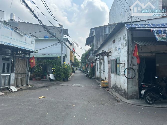 Bán nhà cấp 4 hẻm 6m thông Tân Thới Nhất 02, DT 6.1x18m, giá 7.78 tỷ TL - 1
