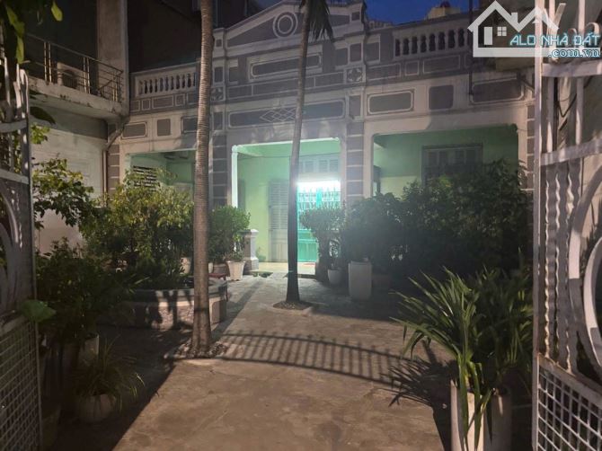 Bán đất tặng nhà mặt tiền Hoàng Diệu, Hải Châu, 300m², ngang 11m - 1