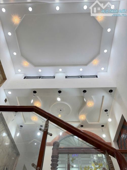 Bán nhà MT Nguyễn ảnh thủ Trung Mỹ Tây 4,5x35m giá chỉ 13 tỷ 6 - 1