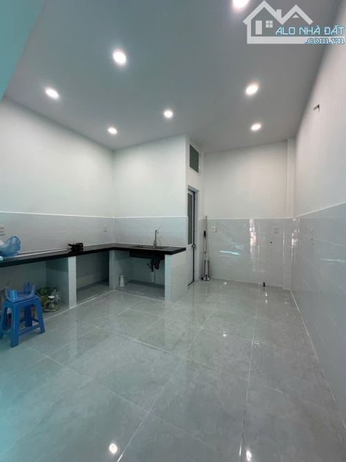 NHÀ MỚI 2 Tầng - Hẻm Xe Hơi Thông - Ngay Công Viên Phần Mềm Quang Trung - 4.1x13 - 54m2 - 2