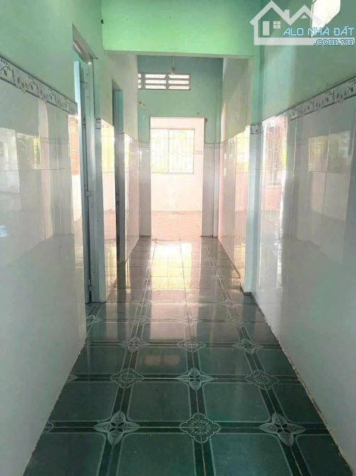 Cần bán nhà đường ô tô rộng ở Củ Chi Tân Phú Trung dt 134m2 Giá 900 Triệu Sổ sách đầy đủ - 2