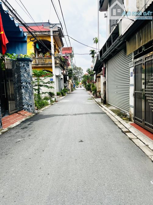 BÁN NHÀ 3 TẦNG DÂN XÂY KIÊN CỐ-KHÔNG DÍNH QUY HOẠCH-Ô TÔ THÔNG-75m2-7,4 tỷ - 2