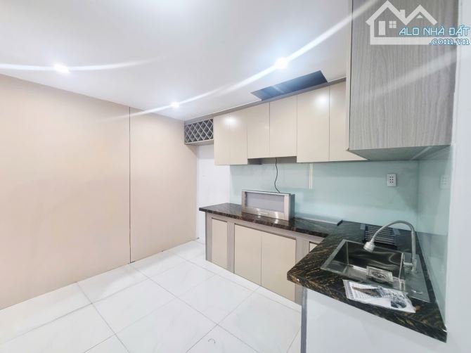 NHÀ ĐẸP HẺM XE HƠI PHAN VĂN HỚN THÔNG TRƯỜNG CHINH - GIÁ nhỉnh 4 tỷ TL - 45m2 - 2