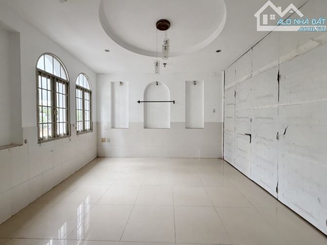SIÊU VỊ TRÍ TẠI NGUYỄN VĂN TRỖI, P15, PHÚ NHUẬN - TOÀ NHÀ 6 TẦNG SẴN 12 PHÒNG - 7,3x10 - 2