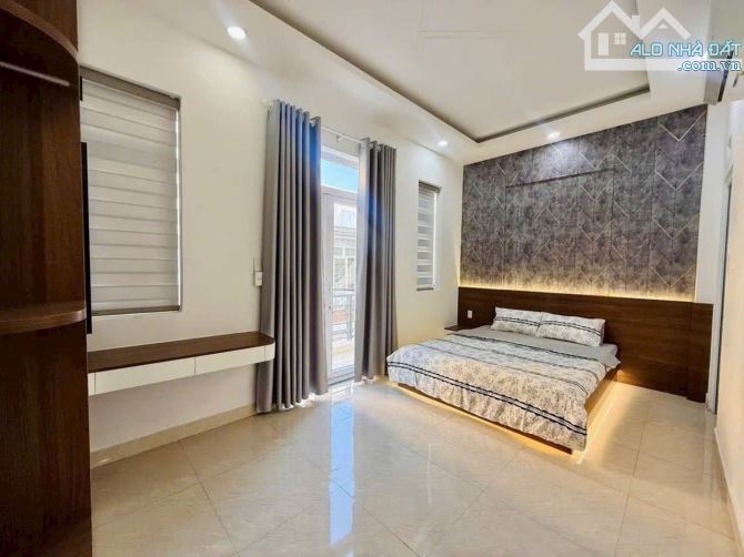 NHÀ MỚI Full Nội Thất - 4 Tầng - Hẻm Xe Tải Thông - Ngay Hà Huy Giáp - 5.5x10 - Sát Gò Vấp - 3