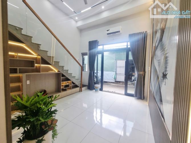 NHÀ ĐẸP HẺM XE HƠI PHAN VĂN HỚN THÔNG TRƯỜNG CHINH - GIÁ nhỉnh 4 tỷ TL - 45m2 - 3