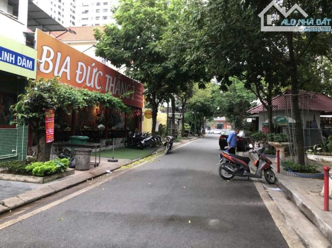 Căn biệt thự 3 tầng lô góc khu Linh Đàm 315m giá 1xx tỷ kinh doanh buôn bán dòng tiền oto - 3