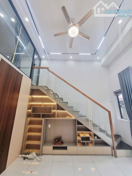 NHÀ ĐẸP HẺM XE HƠI PHAN VĂN HỚN THÔNG TRƯỜNG CHINH - GIÁ nhỉnh 4 tỷ TL - 45m2 - 4