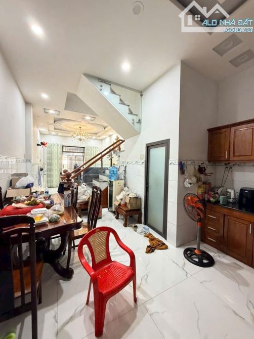 Nhà Mặt tiền Trần Thị Hè- Hiệp Thành- Q.12 -100m2- 5phòng ngủ- chỉ 7ty5 - 4