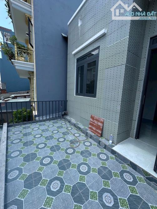 NHÀ MỚI 2 Tầng - Hẻm Xe Hơi Thông - Ngay Công Viên Phần Mềm Quang Trung - 4.1x13 - 54m2 - 6
