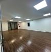 Cho thuê sàn văn phòng tầng 2 mặt phố Lạc Long Quân 120 m2 chỉ 20 triệu/ tháng