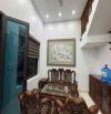 Cho thuê nhà nguyên căn Ngõ Thịnh Quang - Đống Đa, 35m2 x 5T thông sàn, giá 12.8tr