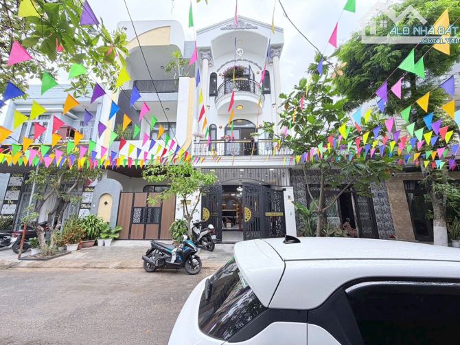 Nhà 3 tầng mặt tiền Hoà Minh 14 . DT:77m5 , ngang 5m , sổ đẹp vuông vức