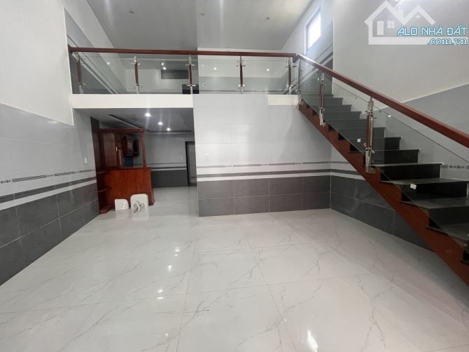 🚨 NHÀ RỘNG 101m² – CHỈ HƠN 3 TỶ!  🏡 101m² – nhà gác lửng 📐 Ngang 4.7m vuông vức .