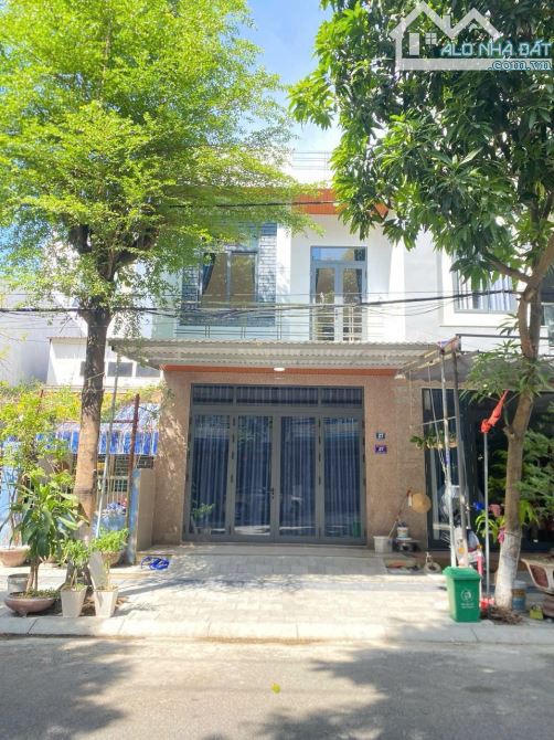 GIÁ TỐT: bán nhà đẹp 2 tầng mặt tiền đường lớn 7m5 27 Hoài Thanh, vào ở được ngay