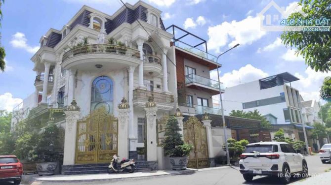 Q12- Bán Biệt Thự 4 Tầng Lô Góc 2 Mặt Tiền Thới An (13x20), 243m². Giá: 20,7 tỷ TL.SHR.
