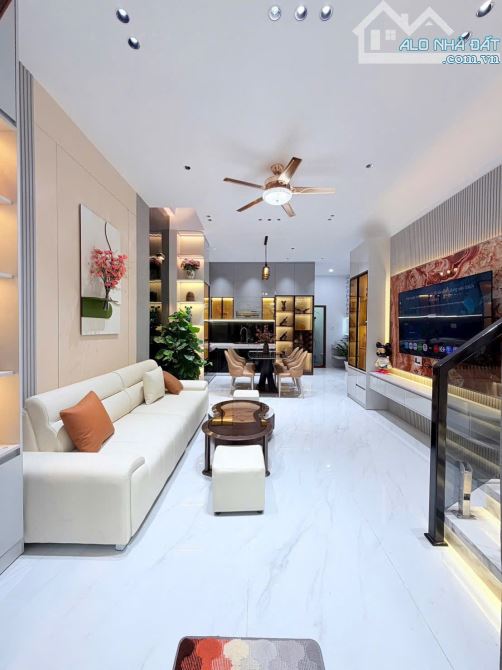 Nhà 3 tầng mặt tiền Hoà Minh 14 . DT:77m5 , ngang 5m , sổ đẹp vuông vức - 1