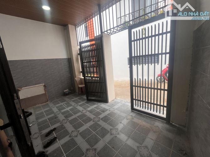 🚨 NHÀ RỘNG 101m² – CHỈ HƠN 3 TỶ!  🏡 101m² – nhà gác lửng 📐 Ngang 4.7m vuông vức . - 1