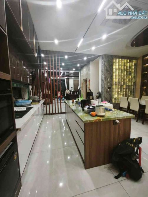 Q12- Bán Biệt Thự 4 Tầng Lô Góc 2 Mặt Tiền Thới An (13x20), 243m². Giá: 20,7 tỷ TL.SHR. - 1