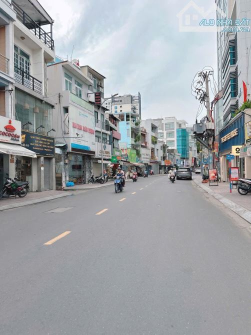 Nhỉn 11T có ngay nhà MT Huỳnh Văn Bánh - Phú Nhuận 44m2 - 5 tầng - 2