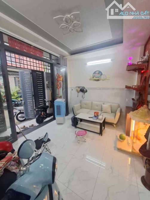 54M2 NGANG 4.6M RỘNG THOÁNG- NHÀ 3 TẦNG BTCT- 3PN- HXH MÃ LÒ THÔNG LÊ VĂN QUỚI- CHỈ 5,X TỶ - 2