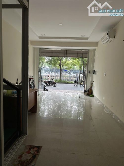 Càn Bán Gấp Nhà Mt Đường Trường Sa P13,Q Phú Nhuận,Dt:4x16m,Kc:3 lầu,Cn56m2 Giá:18.5 tỷ tl - 2