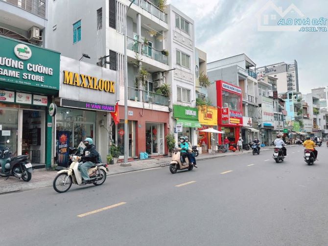 Nhỉn 11T có ngay nhà MT Huỳnh Văn Bánh - Phú Nhuận 44m2 - 5 tầng - 3