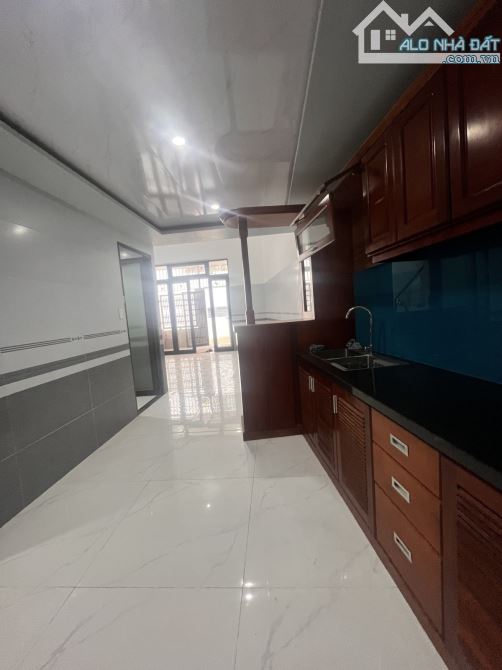 🚨 NHÀ RỘNG 101m² – CHỈ HƠN 3 TỶ!  🏡 101m² – nhà gác lửng 📐 Ngang 4.7m vuông vức . - 3