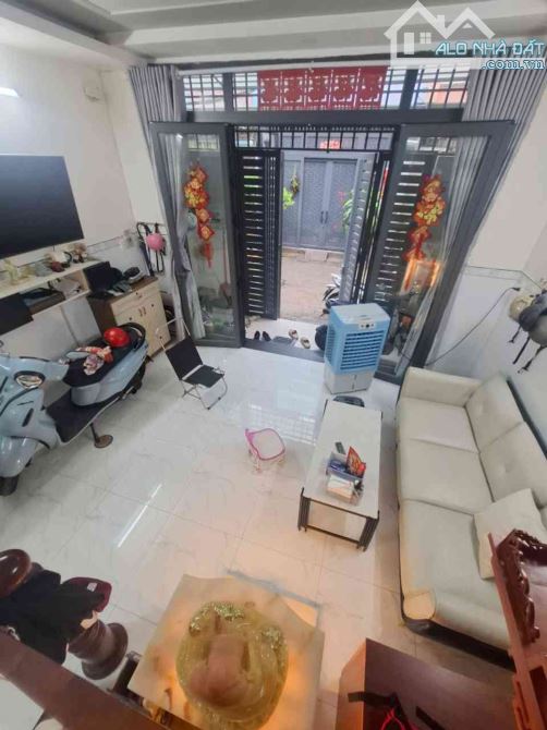 54M2 NGANG 4.6M RỘNG THOÁNG- NHÀ 3 TẦNG BTCT- 3PN- HXH MÃ LÒ THÔNG LÊ VĂN QUỚI- CHỈ 5,X TỶ - 3